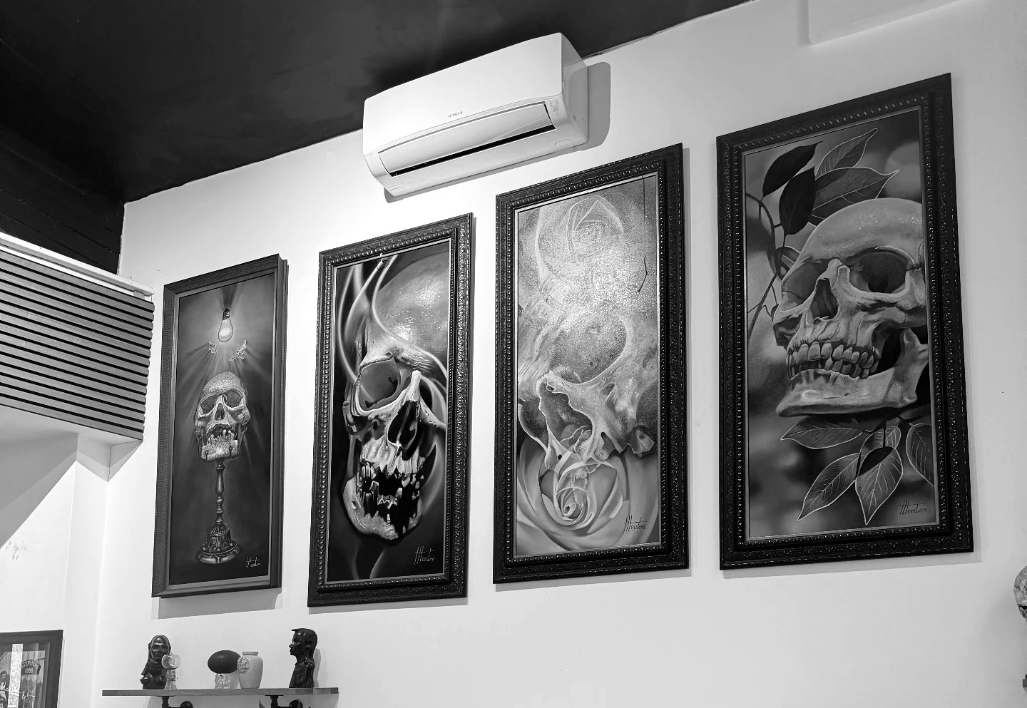 Tattoo studio wall mount