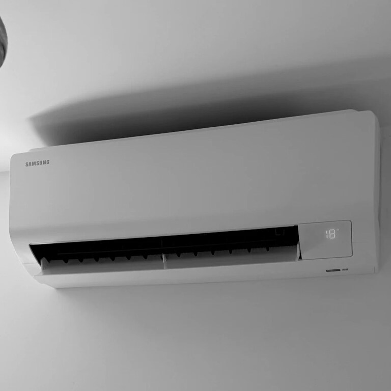 Air conditioning servicing